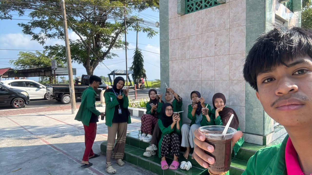 Lansia Bugar, Warga Kompak: Senam Pagi di RW 07 Lamalaka Indah, KKN UIN Alauddin Makassar Turut Meriahkan